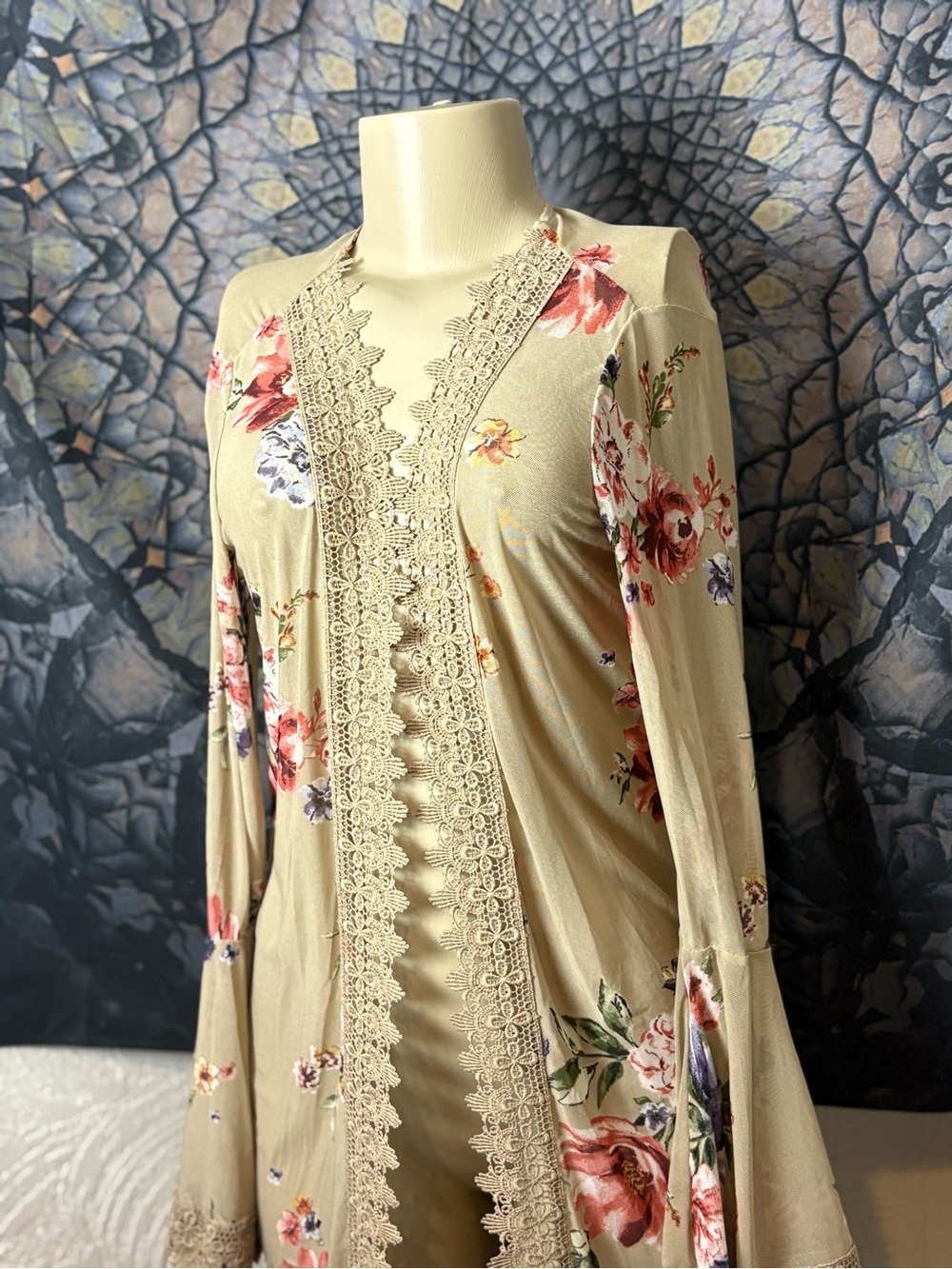 Floral Lace-Trim Beige cardigan